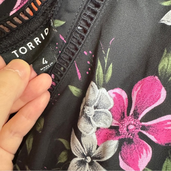 Torrid Black Tank Top with Pink and Yellow Floral Pattern Size 4/4X - Picture 8 of 10
